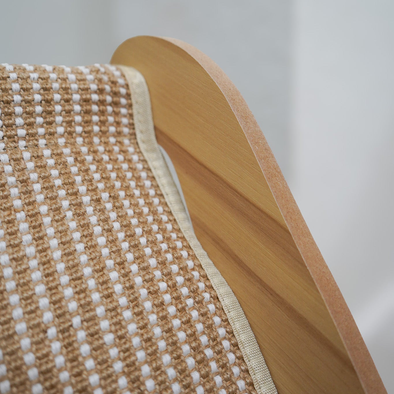 Linen Lounge Scratch Chair