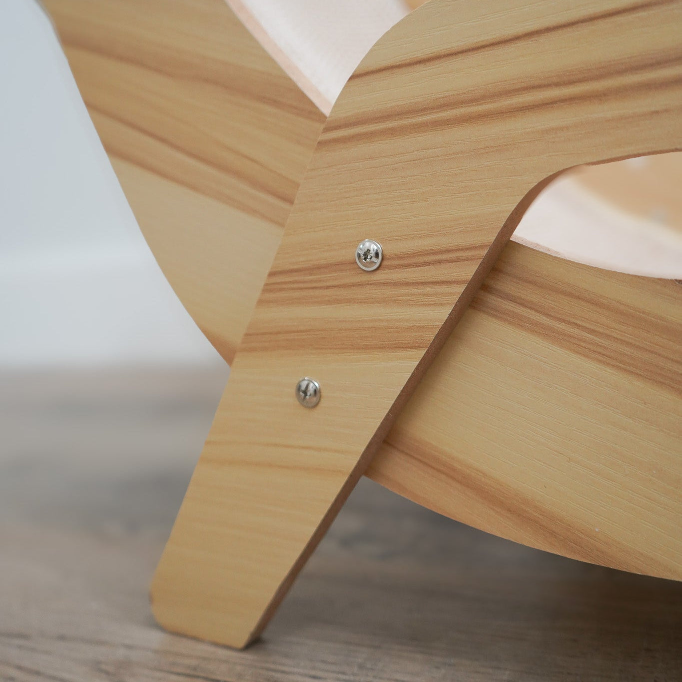 Linen Lounge Scratch Chair